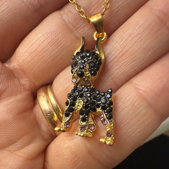 Jewelry - Cute Dobie puppy necklace 19.5”